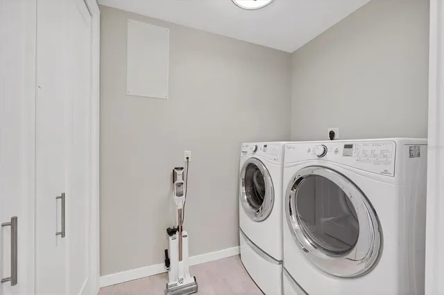 $1,700,000 | 300 South Pineapple Avenue, Unit 302, Sarasota, FL 34236