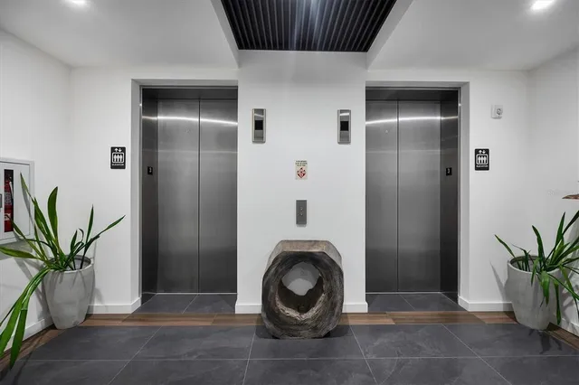 $1,700,000 | 300 South Pineapple Avenue, Unit 302, Sarasota, FL 34236