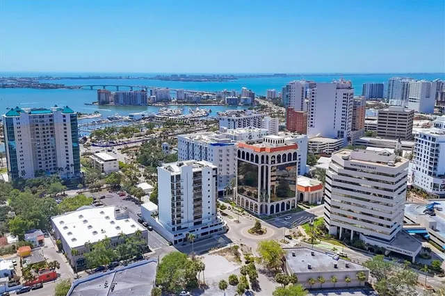 $1,700,000 | 300 South Pineapple Avenue, Unit 302, Sarasota, FL 34236