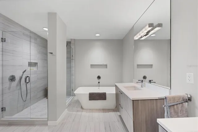 $1,700,000 | 300 South Pineapple Avenue, Unit 302, Sarasota, FL 34236