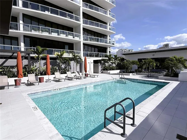 $1,700,000 | 300 South Pineapple Avenue, Unit 302, Sarasota, FL 34236