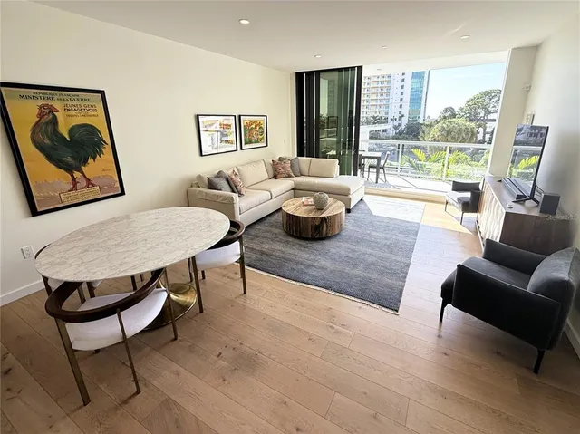 $1,700,000 | 300 South Pineapple Avenue, Unit 302, Sarasota, FL 34236