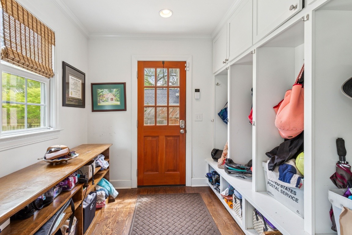 210 Cherokee Road Nashville, TN 37205 - Photo 20 of 56 a room with furniture and a window