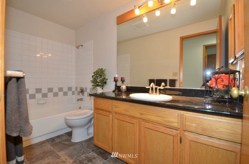 3128 209th Street Southeast Bothell, WA 98021 - Photo 13 of 22