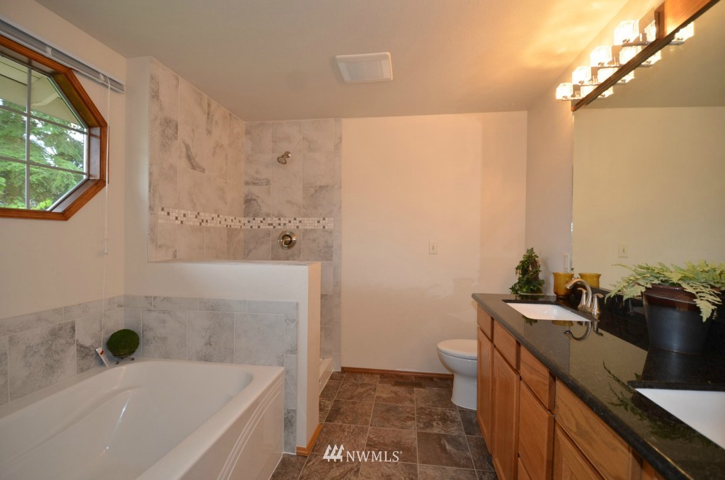3128 209th Street Southeast Bothell, WA 98021 - Photo 6 of 22