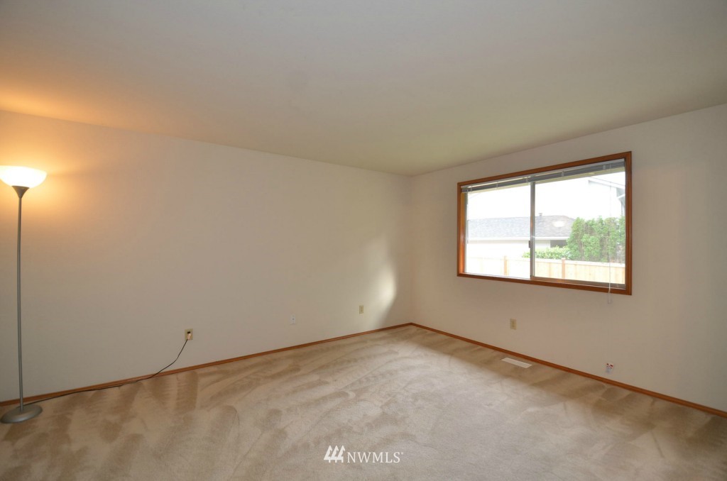 3128 209th Street Southeast Bothell, WA 98021 - Photo 7 of 22
