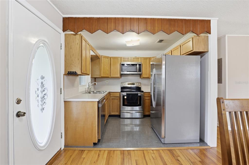 8096 Southwest County Road 18 Hampton, FL 32044 - Photo 11 of 60