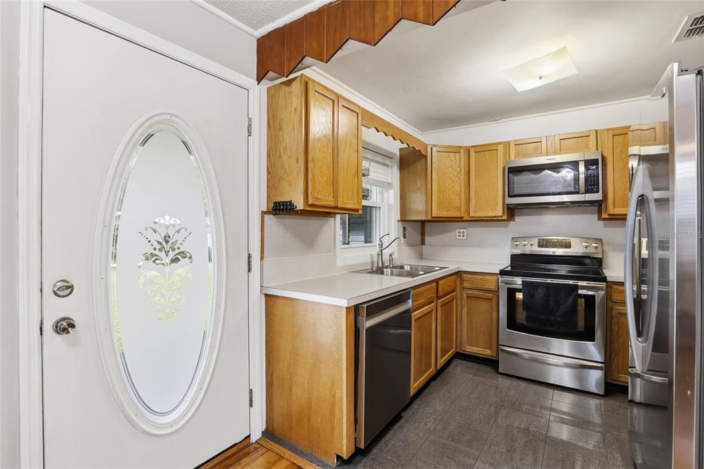 8096 Southwest County Road 18 Hampton, FL 32044 - Photo 10 of 60