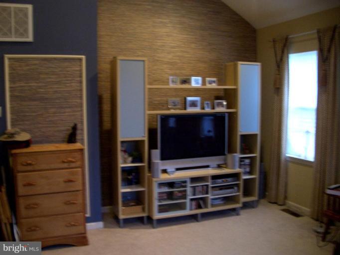 13015 Middlebrook Road Germantown, MD 20874 - Photo 11 of 11 Bedroom #2