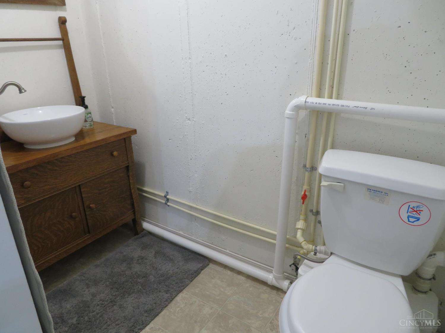 8024 Hightop Road Hillsboro, OH 45133 - Photo 48 of 97