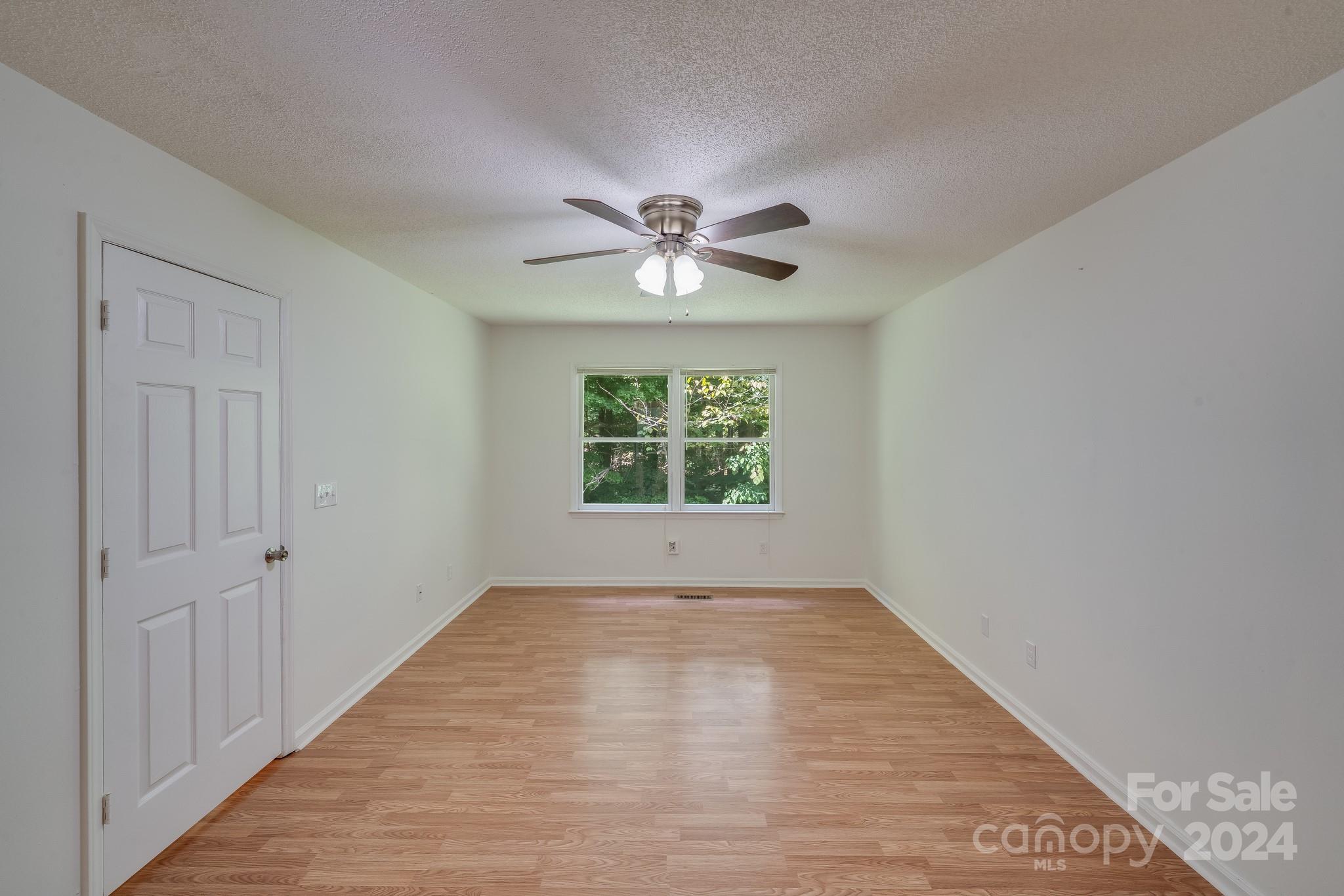 911 Foxborough Road Charlotte, NC 28213 - Photo 13 of 33