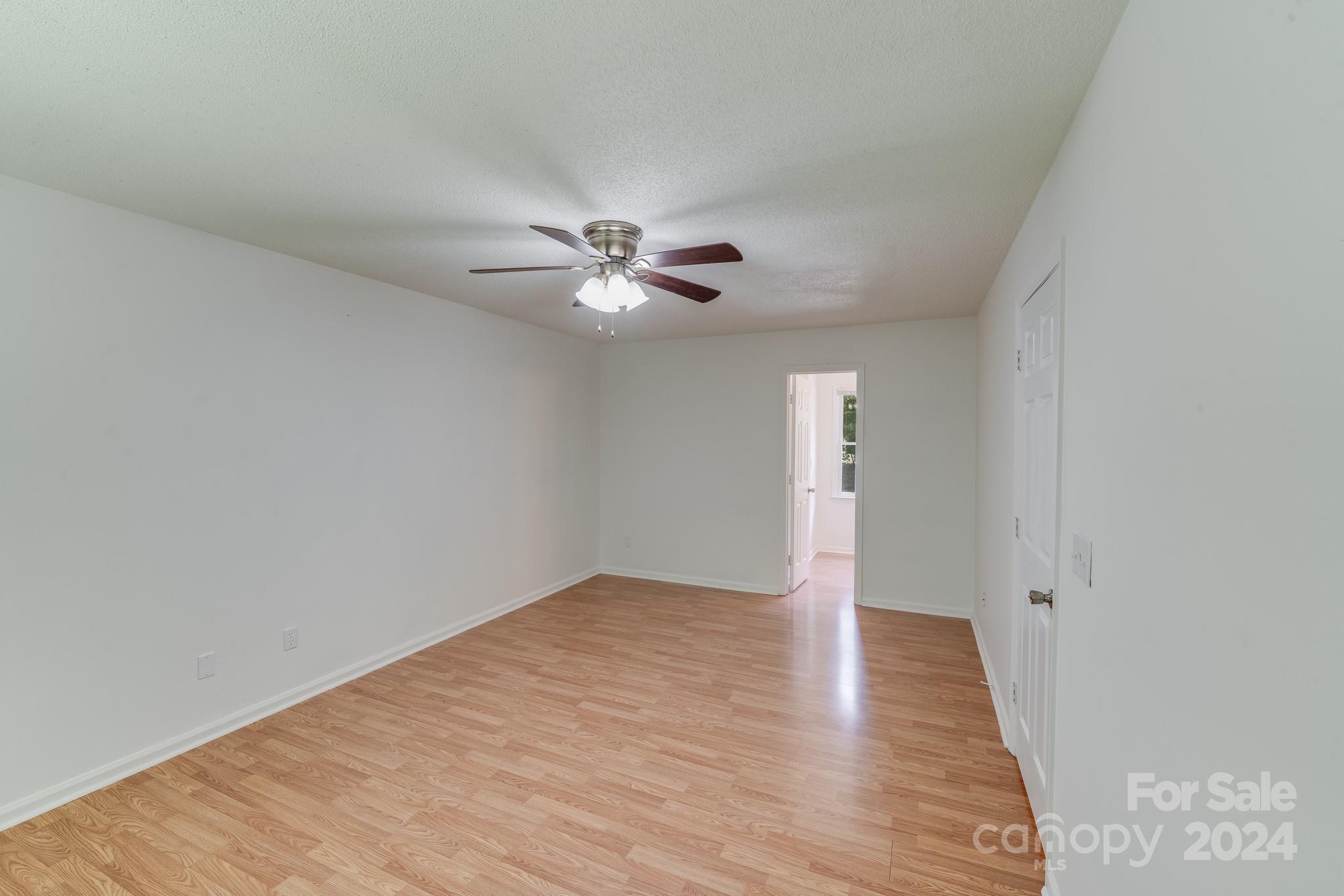 911 Foxborough Road Charlotte, NC 28213 - Photo 15 of 33