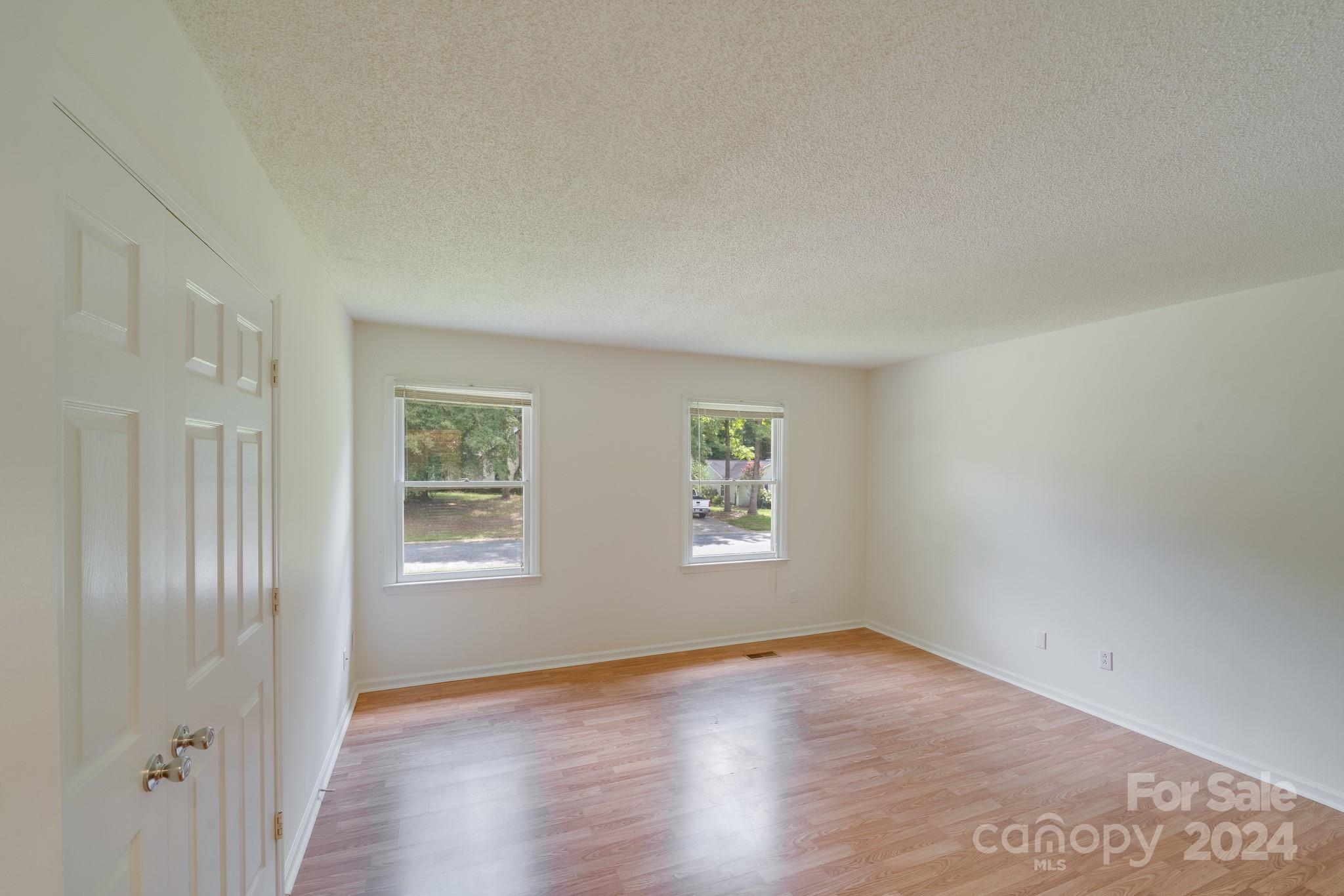 911 Foxborough Road Charlotte, NC 28213 - Photo 19 of 33