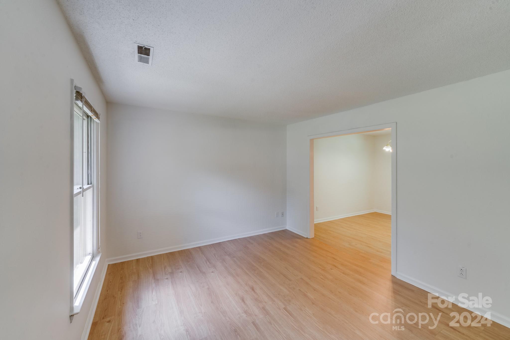 911 Foxborough Road Charlotte, NC 28213 - Photo 5 of 33