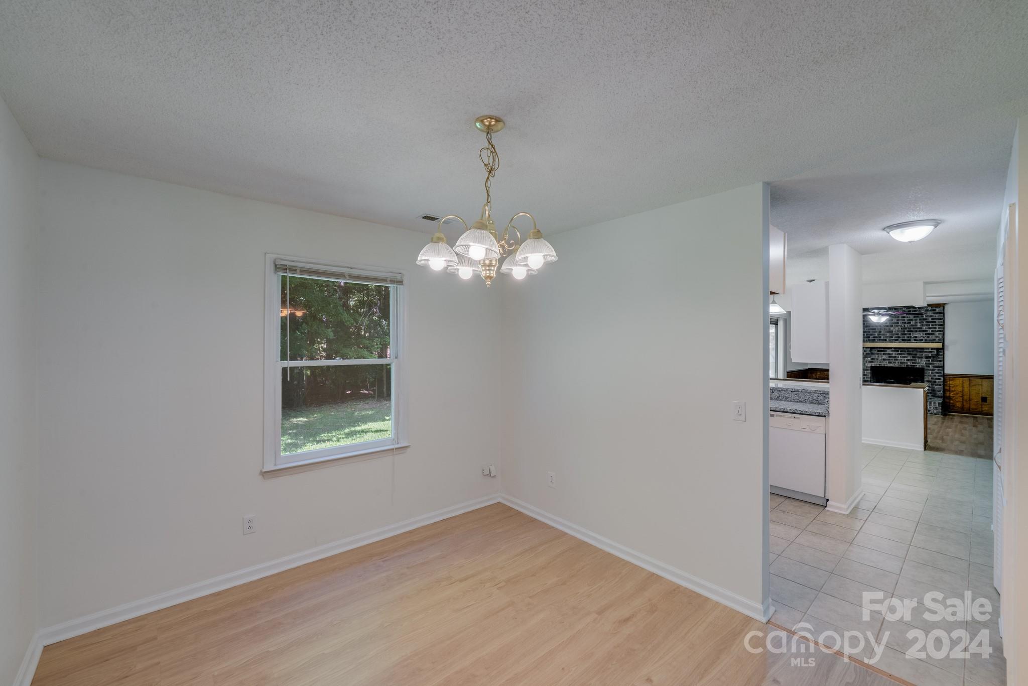 911 Foxborough Road Charlotte, NC 28213 - Photo 7 of 33
