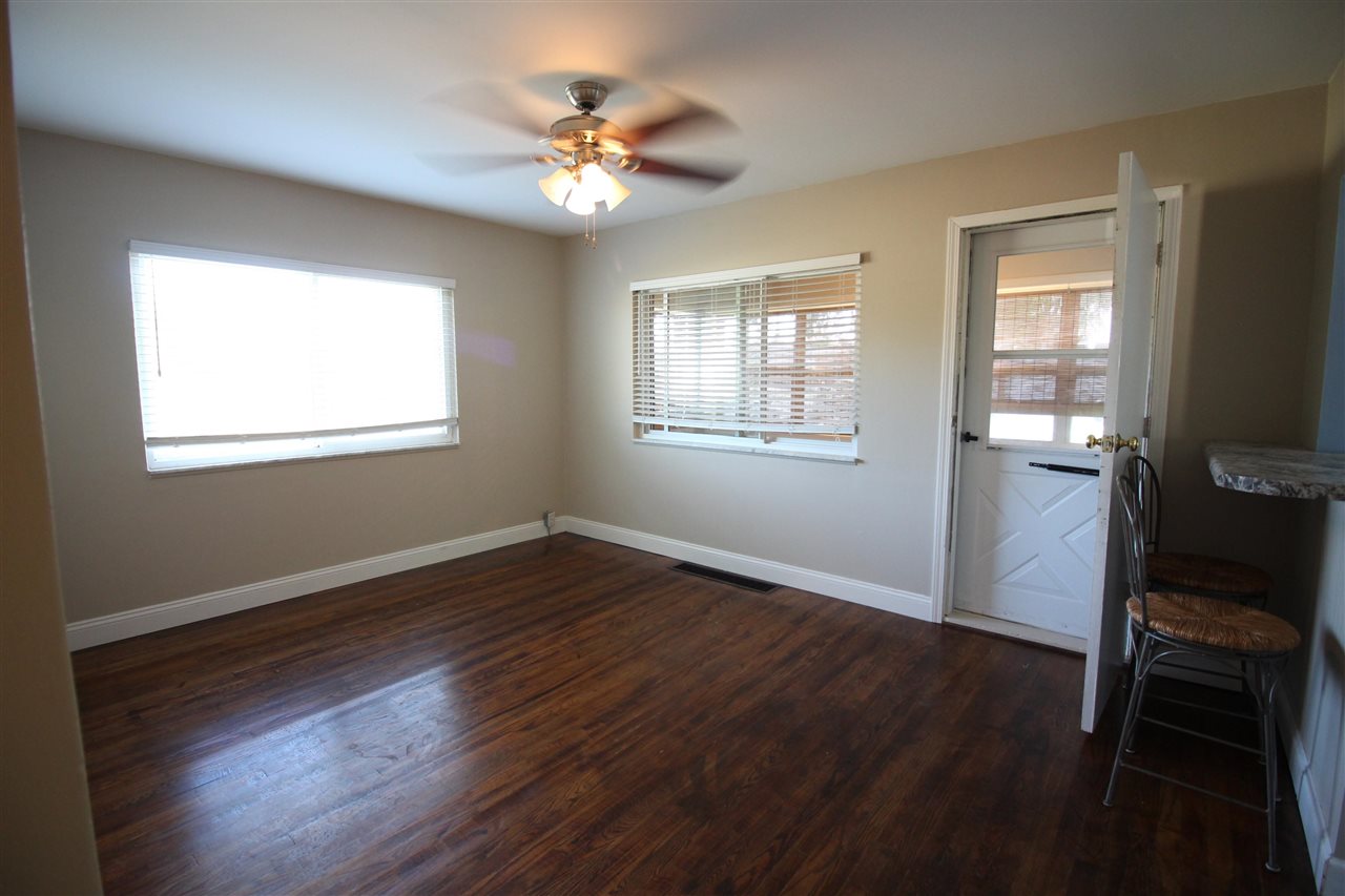 2841 Melvin Avenue Rochester, MI 48307 - Photo 10 of 29 50047877-9.JPG