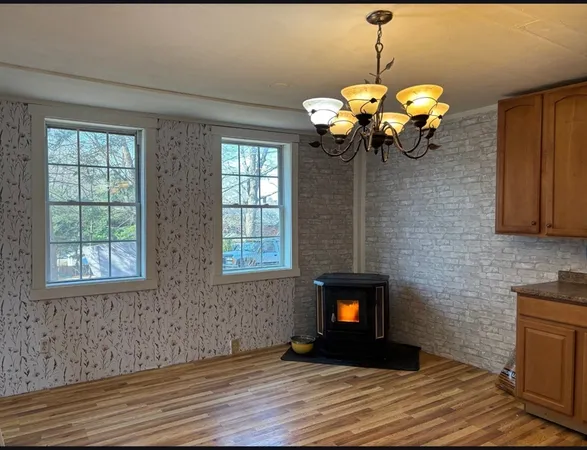 $350,000 | 10 Bates Hill Road, Sturbridge, MA 01518