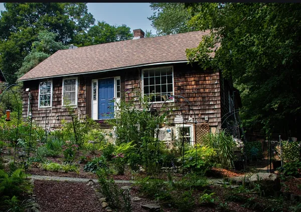 $350,000 | 10 Bates Hill Road, Sturbridge, MA 01518