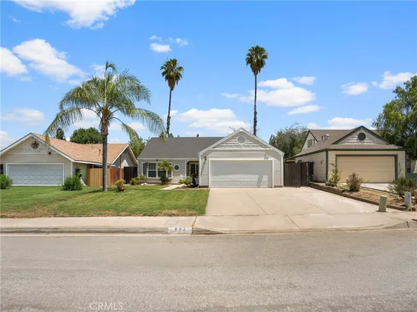 $520,000 | 990 Torrey Pines Drive South, Colton, CA 92324