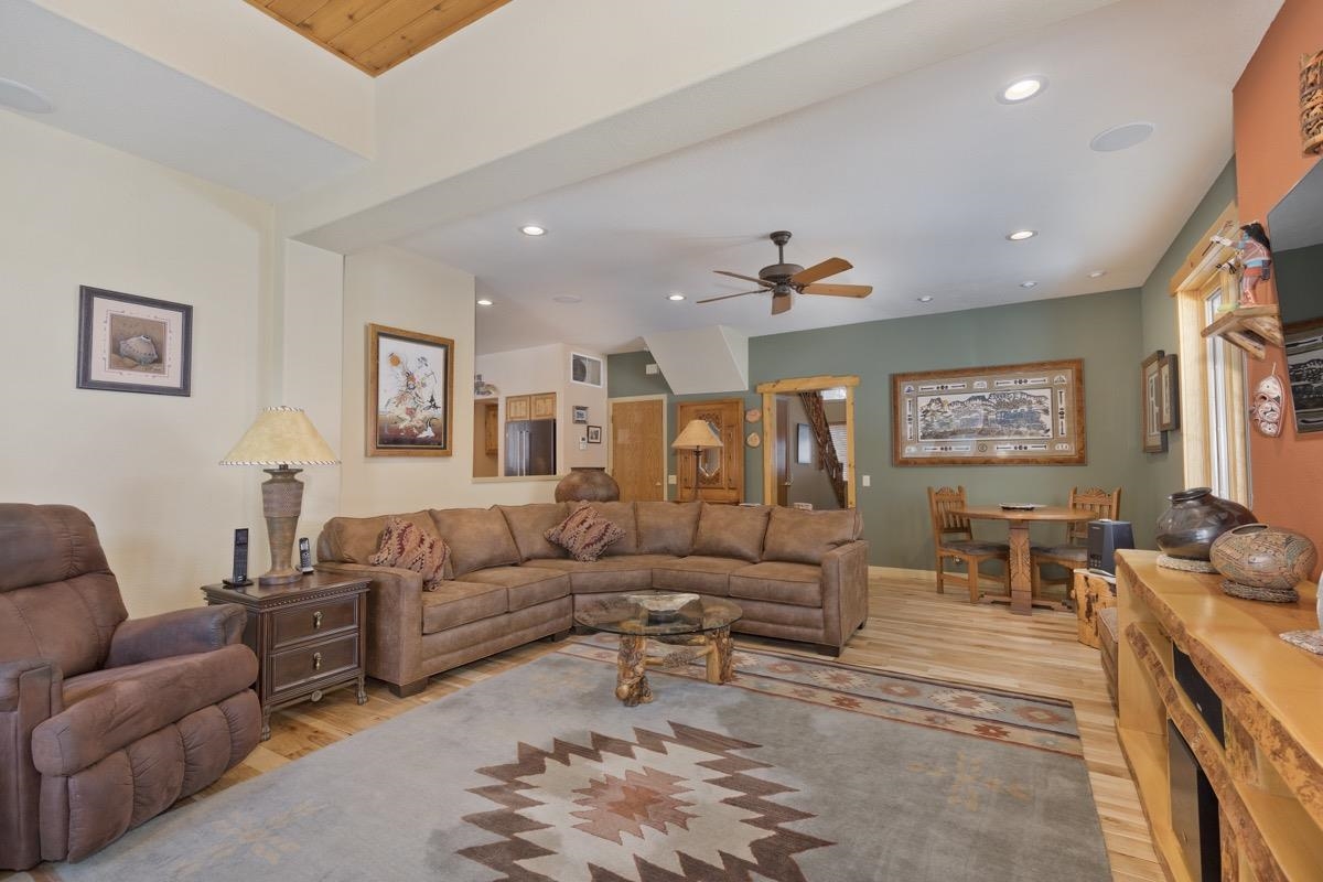 87 Shady Rest Road Mammoth Lakes, CA 93546 - Photo 9 of 48 Gallery Image 9