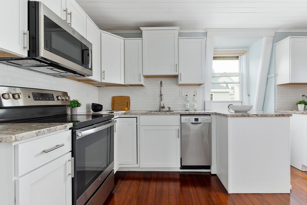 16 Peirce Road, Unit 3 Lynn, MA 01902 - Photo 3 of 20 Gallery Image 3