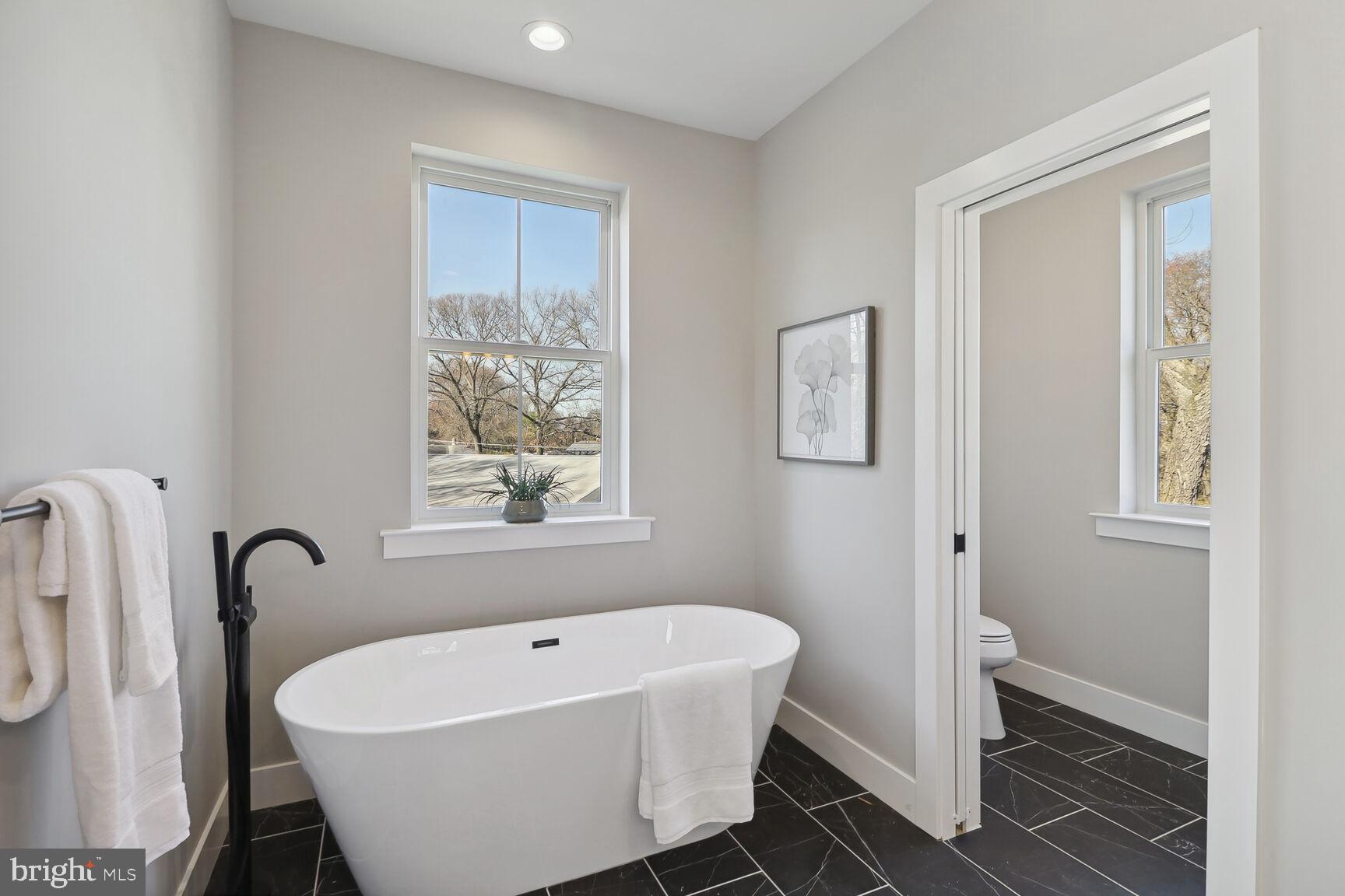 7844 Bertha Road Pasadena, MD 21122 - Photo 21 of 43 Master bath - soaking tub