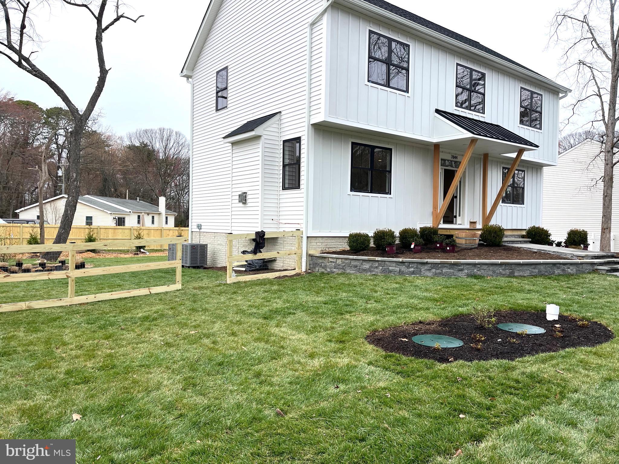 7844 Bertha Road Pasadena, MD 21122 - Photo 6 of 43 Gallery Image 6