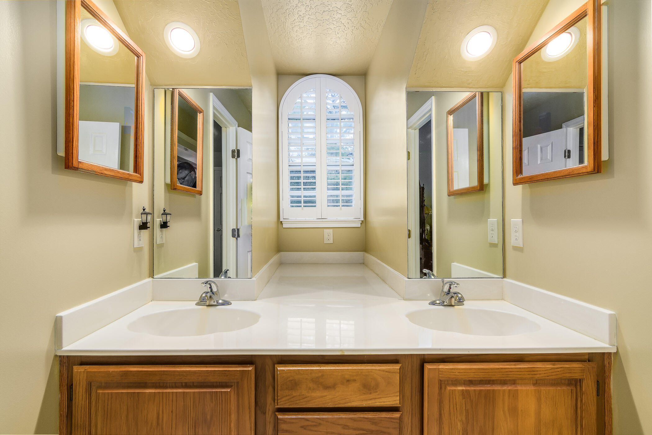 1840 Cox Road Cocoa, FL 32926 - Photo 43 of 72 Jack and Jill bath