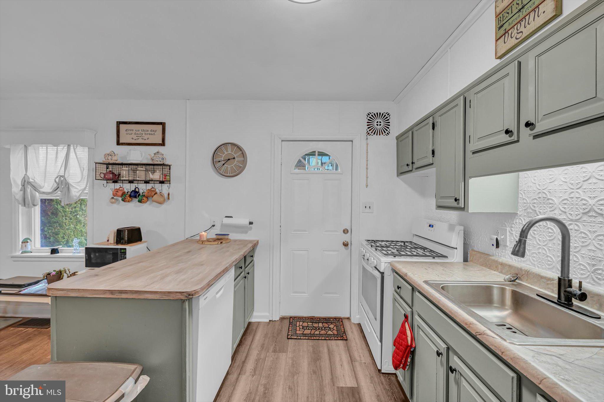 1425 North 13th Street Reading, PA 19604 - Photo 11 of 27