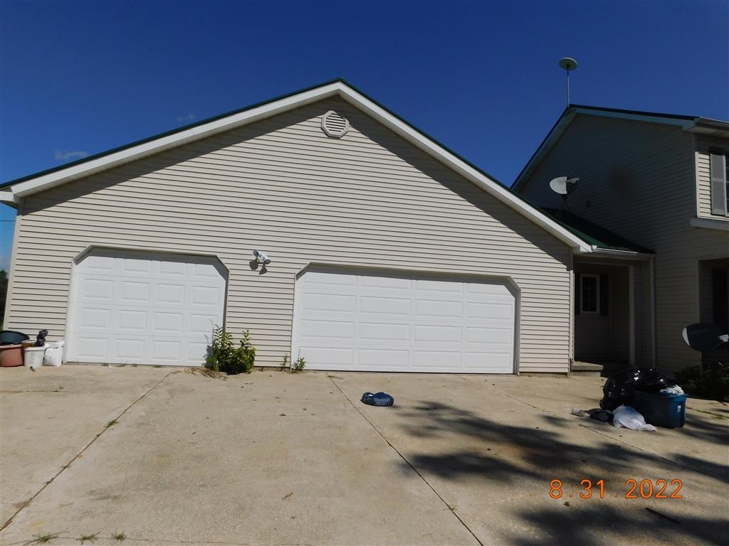 9095 South Wyman Road Blanchard, MI 49310 - Photo 5 of 19