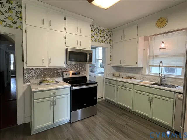 $349,900 | 145 Carroll Avenue, Colonial Heights, VA 23834