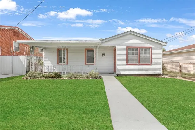 $149,000 | 52 Creagan Avenue, Gretna, LA 70053