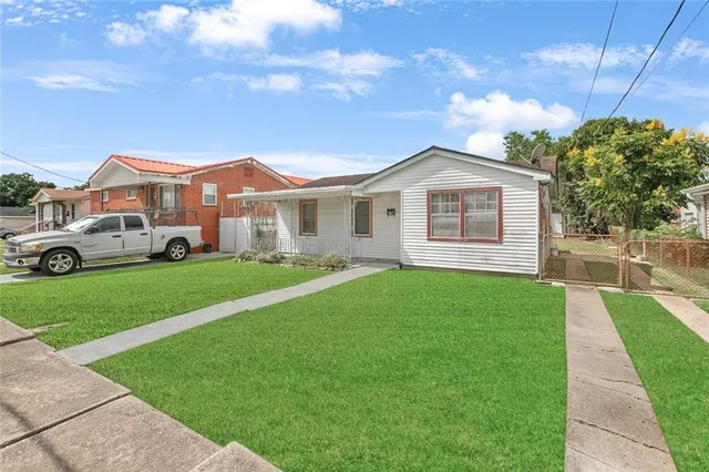 $149,000 | 52 Creagan Avenue, Gretna, LA 70053