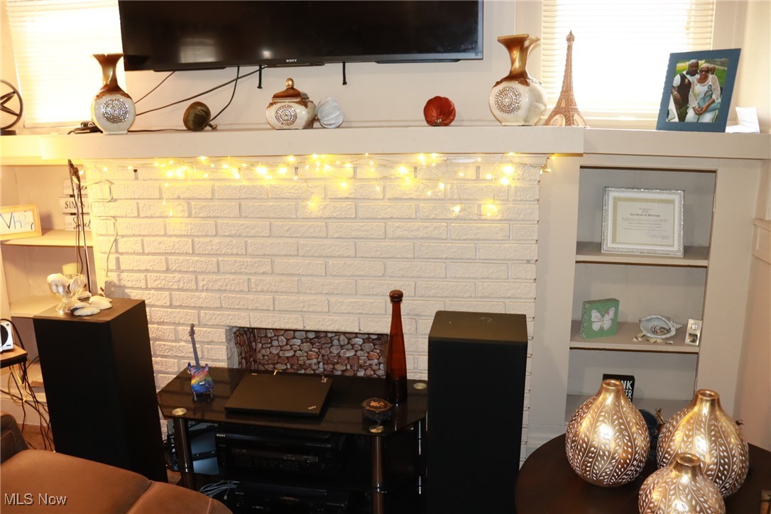 1760 Algonac Road Cleveland, OH 44112 - Photo 21 of 46