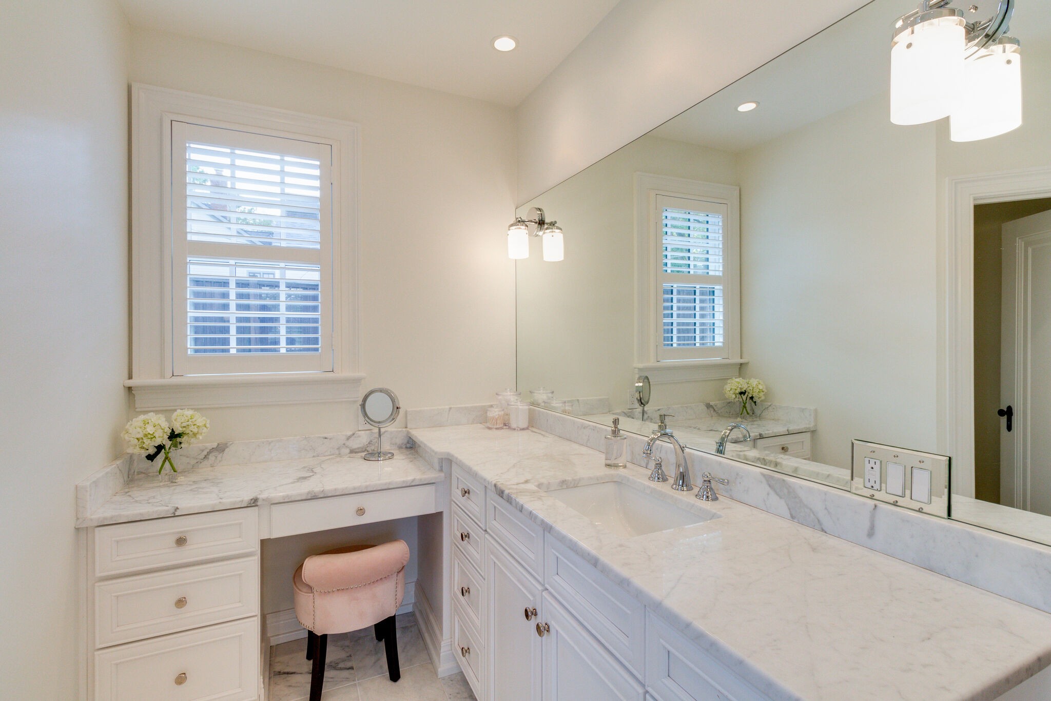 116 Mockingbird Road Nashville, TN 37205 - Photo 29 of 43 a bathroom with a sink double vanity and a mirror