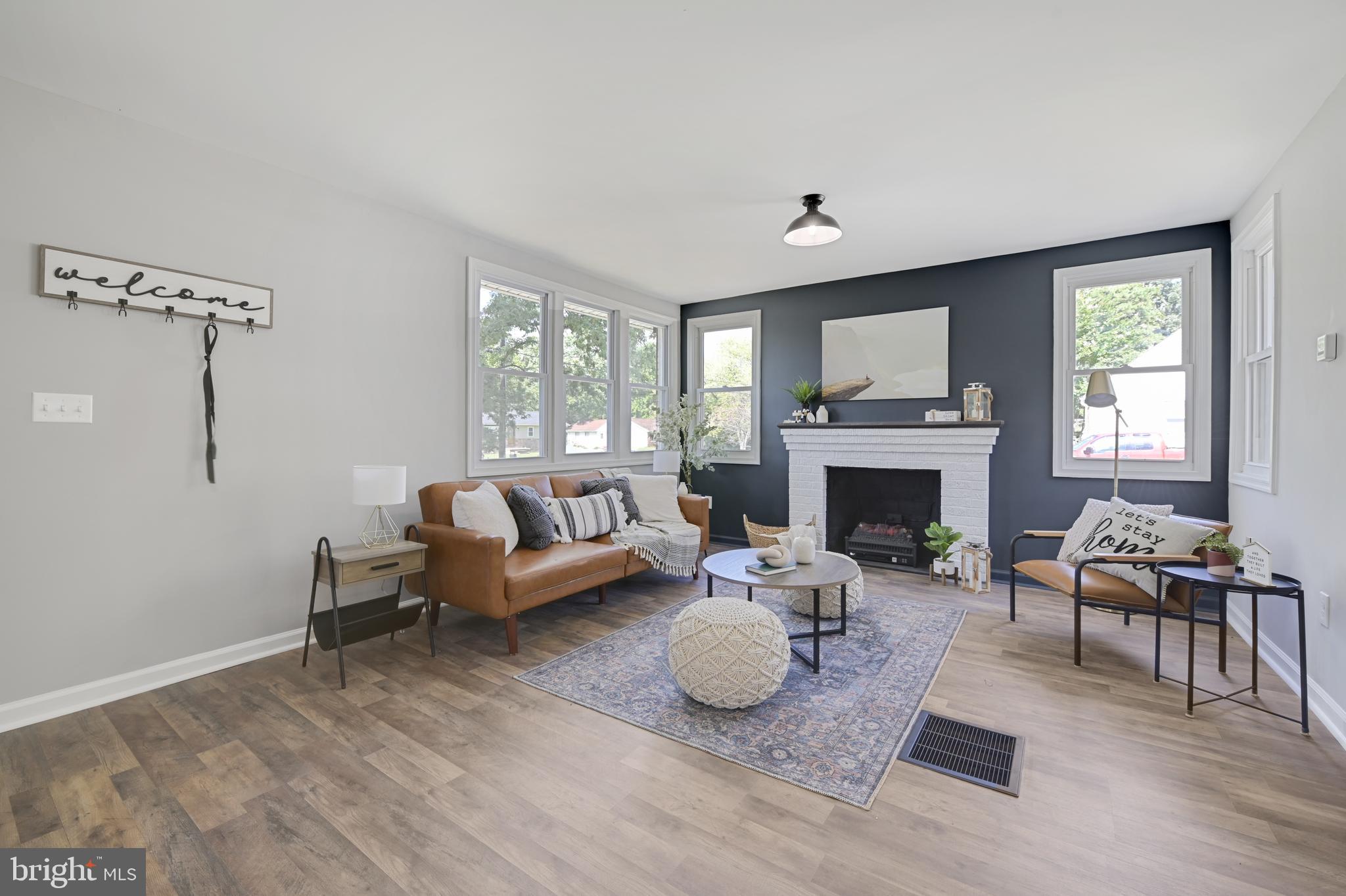924 Rosedale Avenue Rosedale, MD 21237 - Photo 5 of 51 Living Room