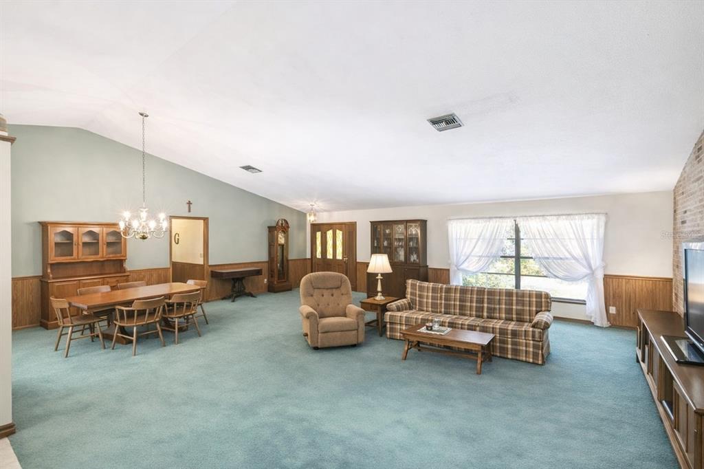 301 Shady Woods Road Geneva, FL 32732 - Photo 2 of 38