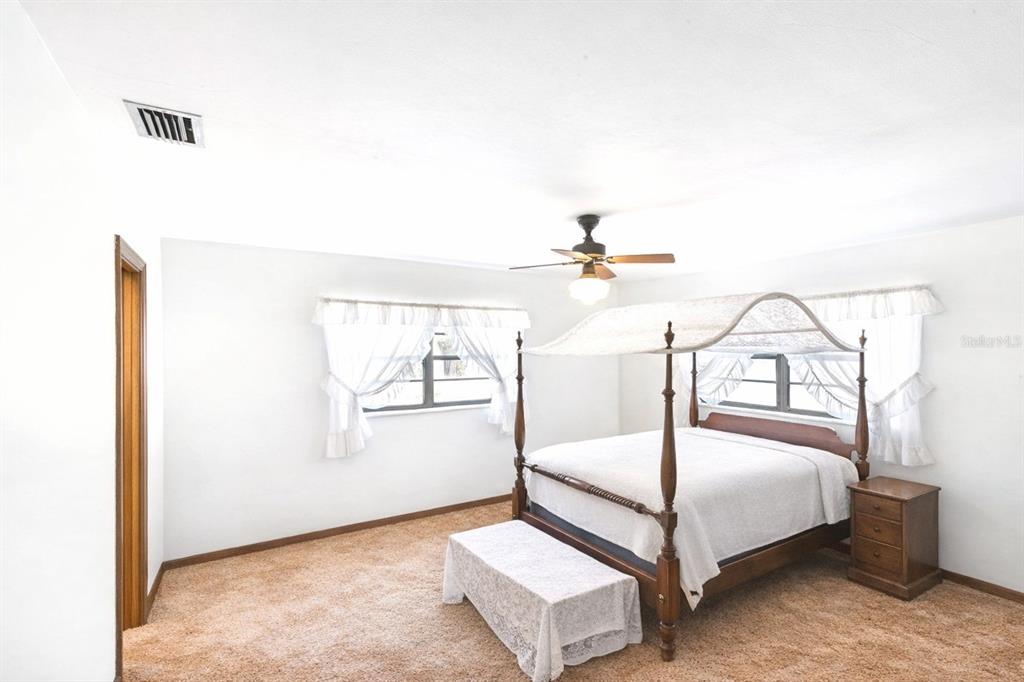 301 Shady Woods Road Geneva, FL 32732 - Photo 9 of 38