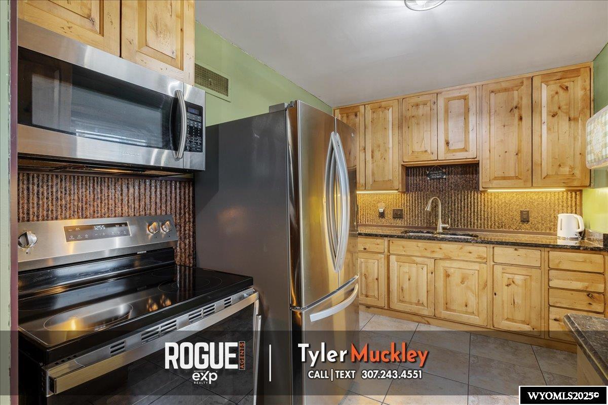 1132 West 20th Street Casper, WY 82604 - Photo 9 of 23