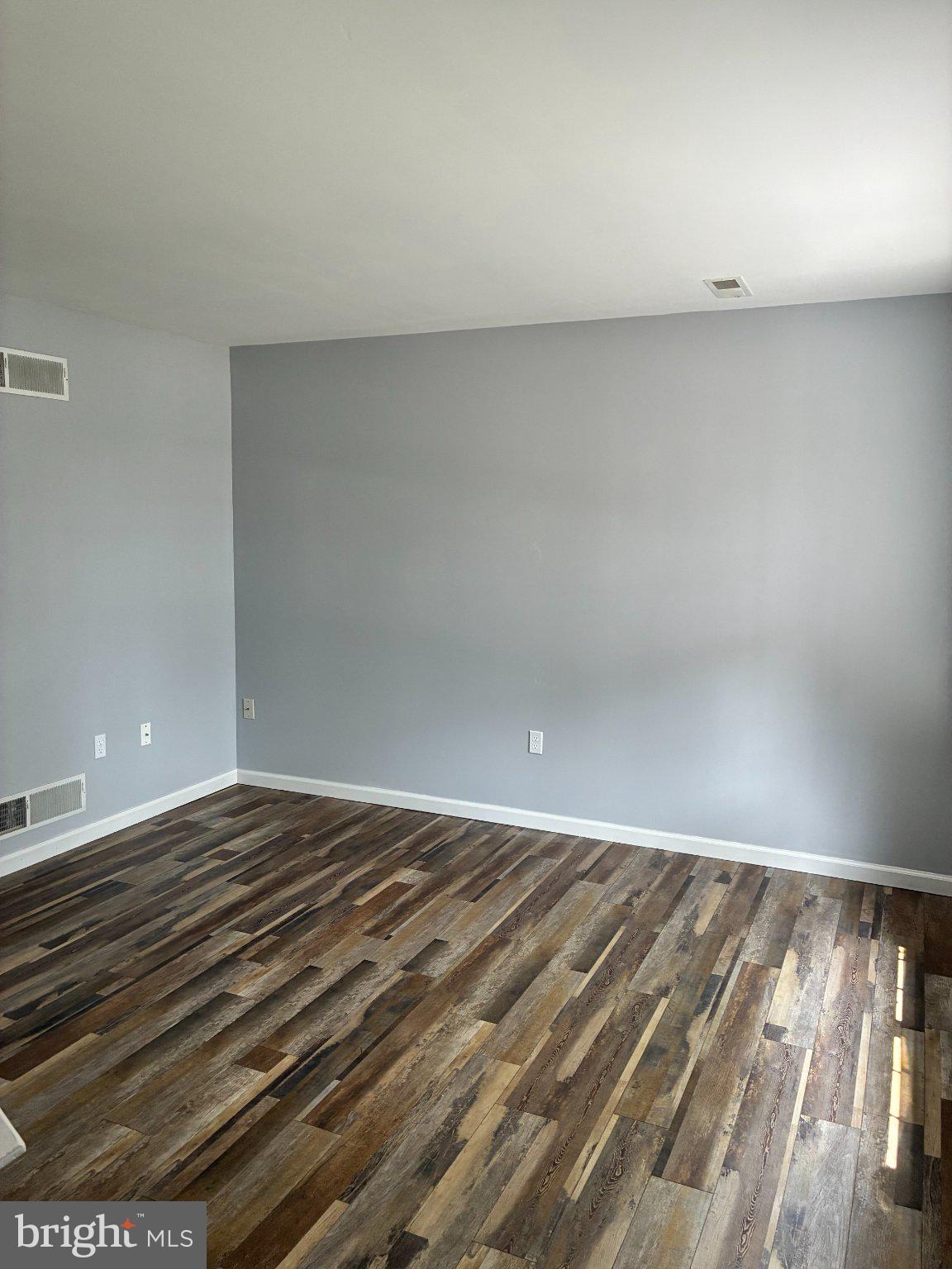 3121 Sundial Road Dover, PA 17315 - Photo 6 of 32 Spacious room with modern flooring.