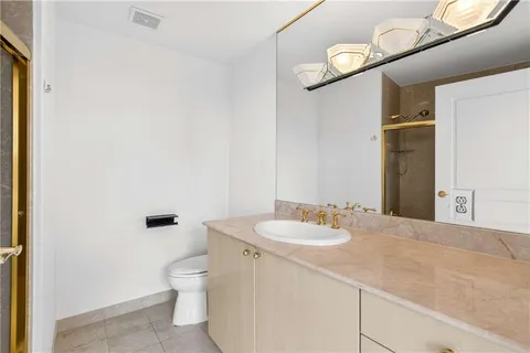 $717,000 | 700 Park Regency Place Northeast, Unit 2104, Atlanta, GA 30326