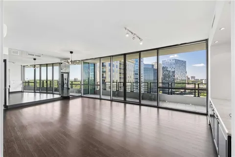$675,000 | 700 Park Regency Place Northeast, Unit 2104, Atlanta, GA 30326