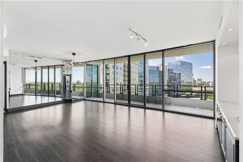 $675,000 | 700 Park Regency Place Northeast, Unit 2104, Atlanta, GA 30326