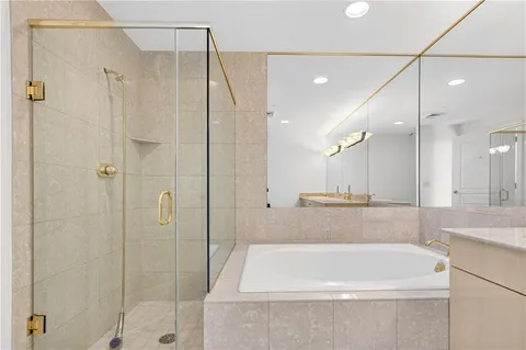 $717,000 | 700 Park Regency Place Northeast, Unit 2104, Atlanta, GA 30326