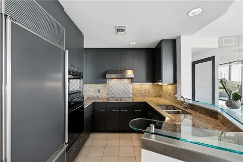 $675,000 | 700 Park Regency Place Northeast, Unit 2104, Atlanta, GA 30326