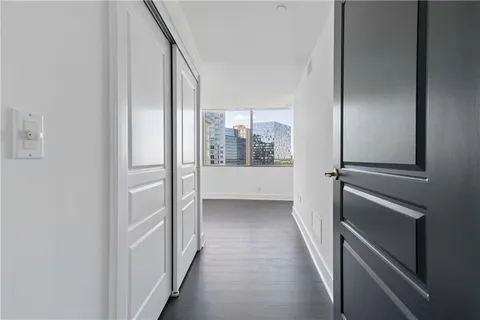 $675,000 | 700 Park Regency Place Northeast, Unit 2104, Atlanta, GA 30326