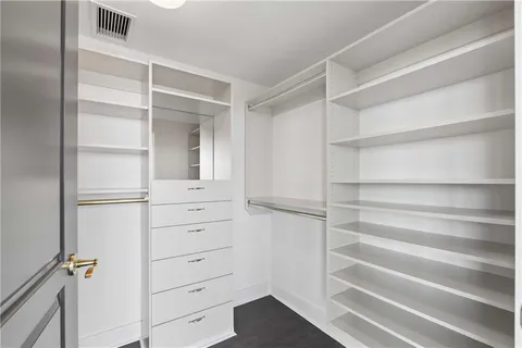 $675,000 | 700 Park Regency Place Northeast, Unit 2104, Atlanta, GA 30326