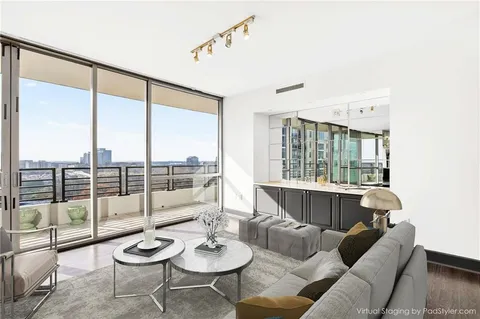 $717,000 | 700 Park Regency Place Northeast, Unit 2104, Atlanta, GA 30326