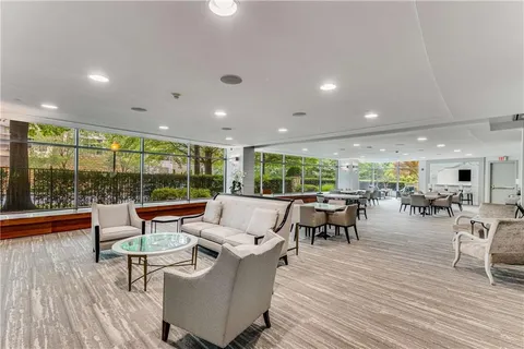 $675,000 | 700 Park Regency Place Northeast, Unit 2104, Atlanta, GA 30326