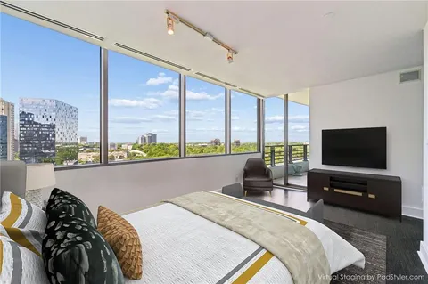 $675,000 | 700 Park Regency Place Northeast, Unit 2104, Atlanta, GA 30326